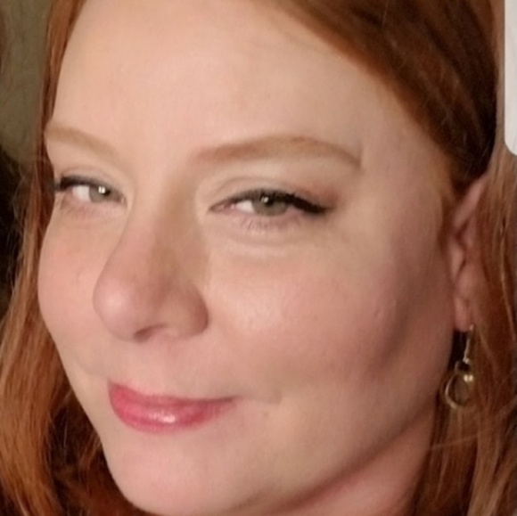 Meet your Posher, Audrey - Picture 2 of 8